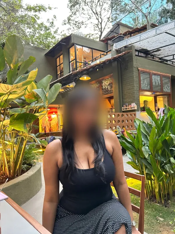 Ammy — young girl escort available in Bandra
