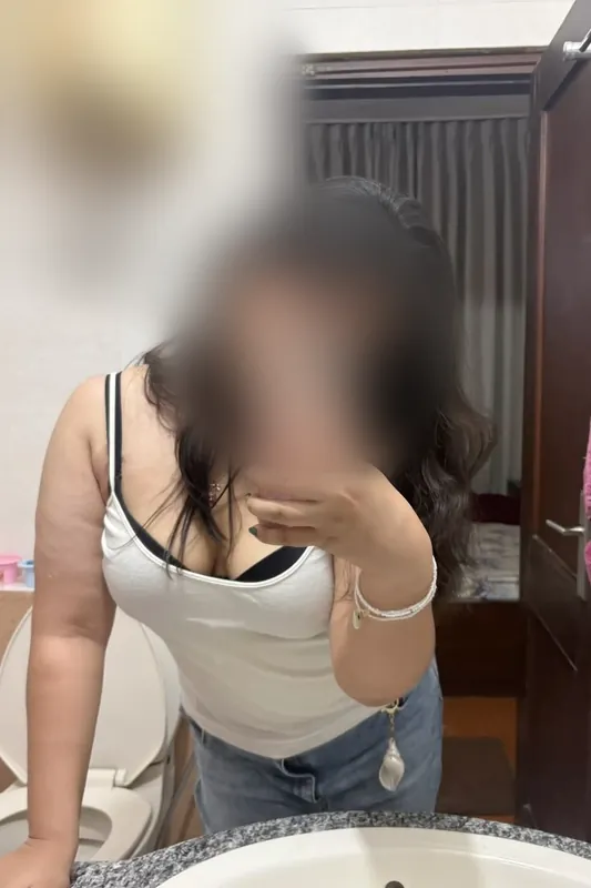 Monika, 24, Mumbai