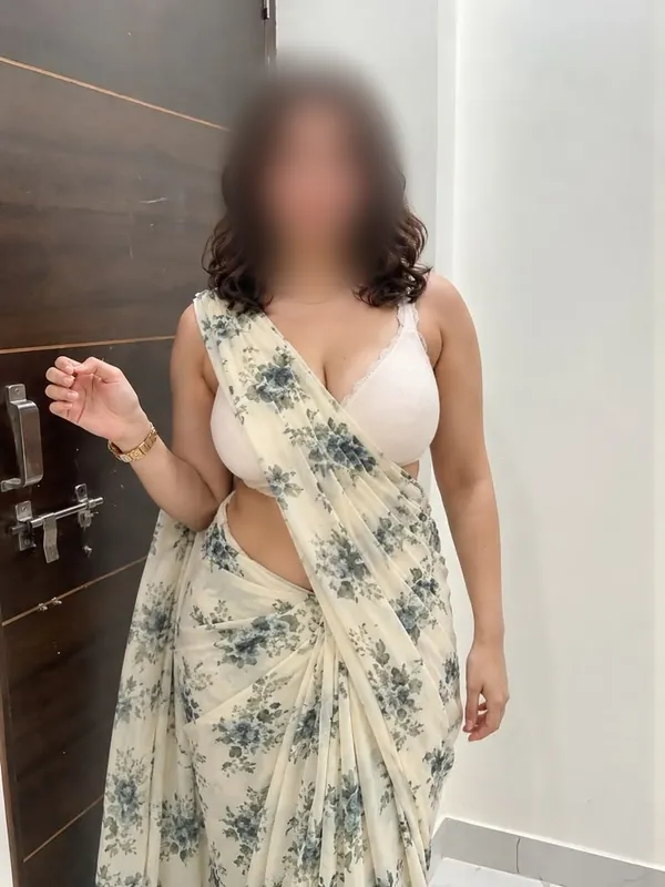 Sonali — housewife escort available in Chembur